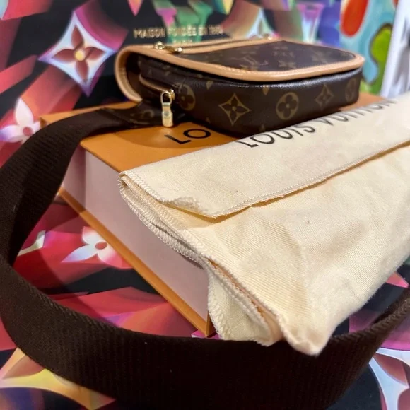 🛑SOLD🛑🆒😎🆒Authentic Louis Vuitton Bosphore Fanny Pack/Bumbag Monogram - Picture 9 of 17